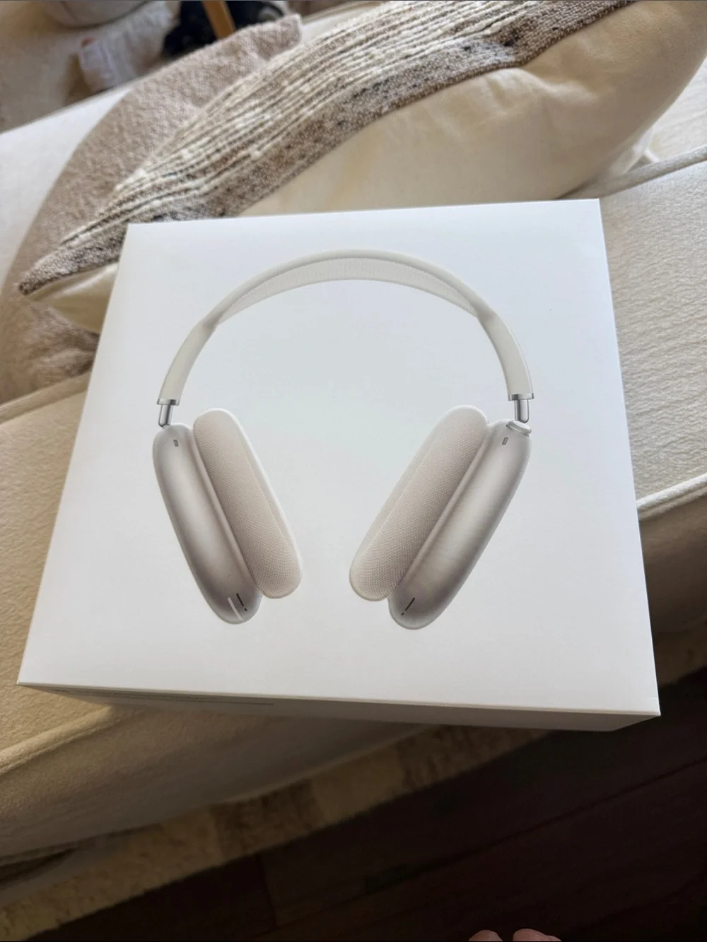 Apple AirPods Max Over-Ear Headphones - Silver/Cream